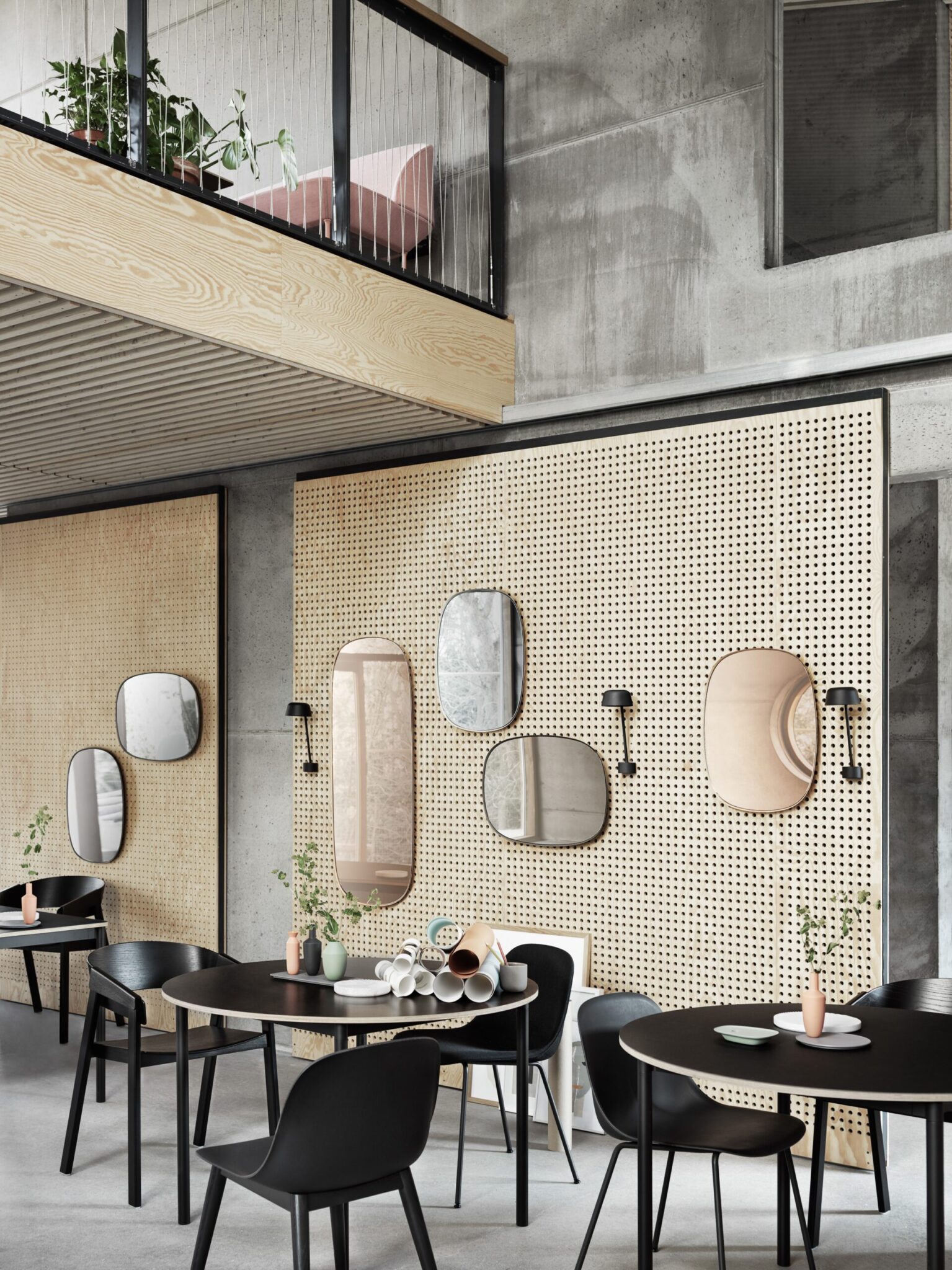 Framed_Mirrors_Cafe_Steeting_Lean_O110_Base_Table_med-res-scaled